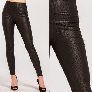 Special listing for @salmablanco93 COPY - DIVIDED H&M 6 Black Snakeskin Legging